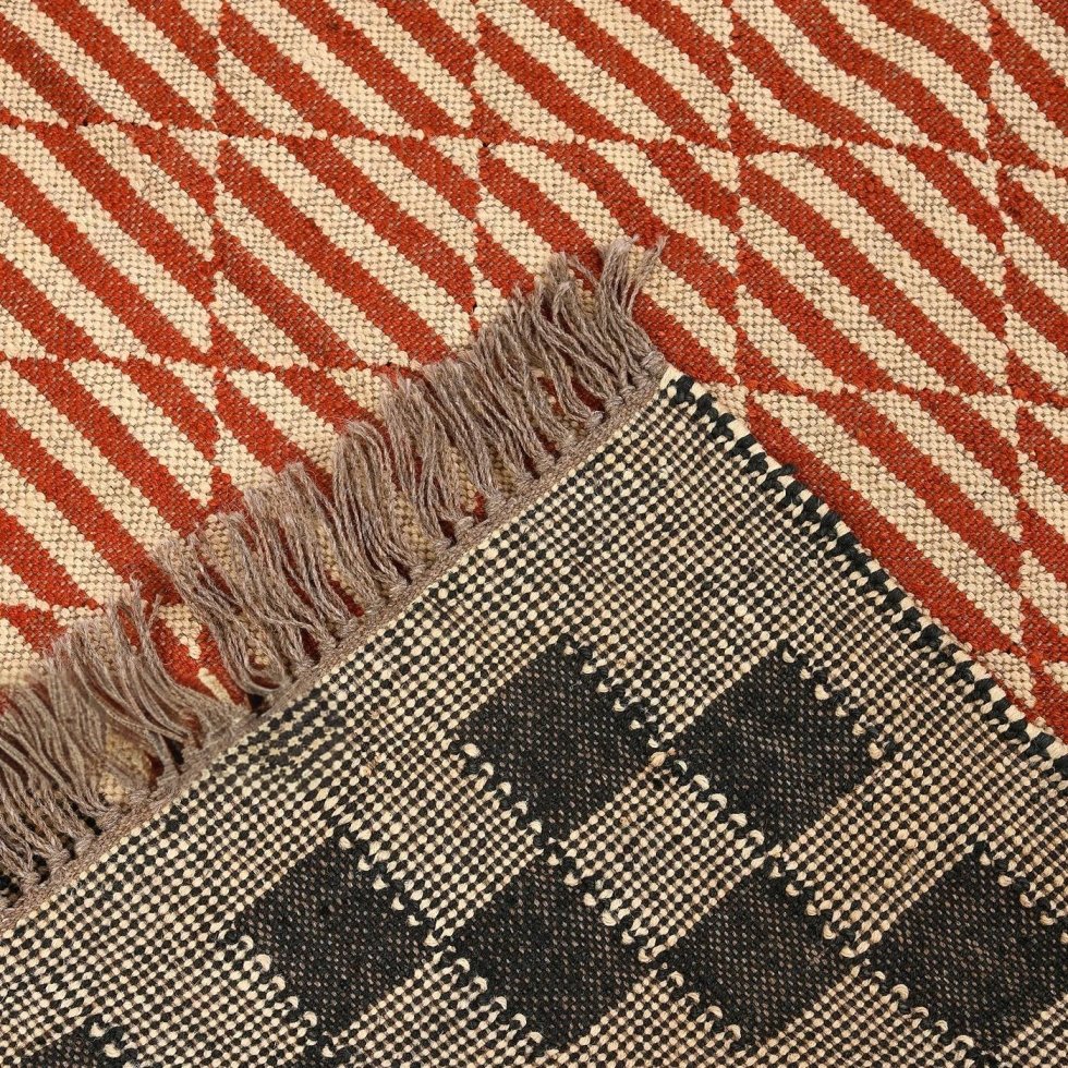 Geometrischer Juteteppich aus orangefarbener Wolle – Bild 4