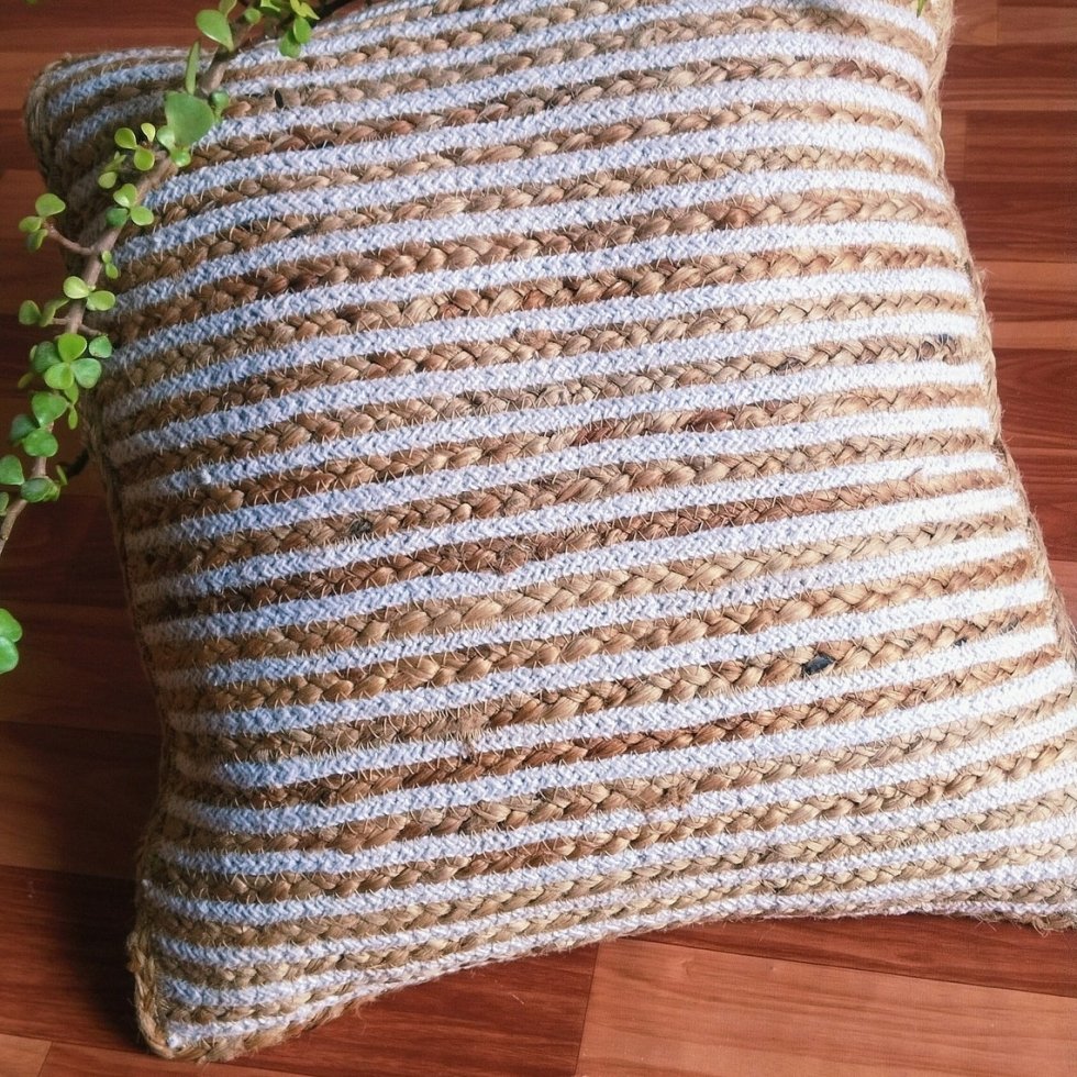 Kissen aus geflochtener Baumwolle und Jute in Weiß und Natur
