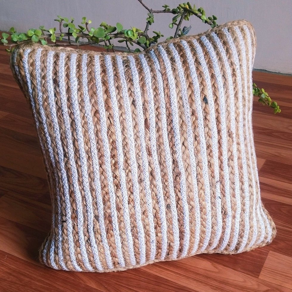 Kissen aus geflochtener Baumwolle und Jute in Weiß und Natur – Bild 3