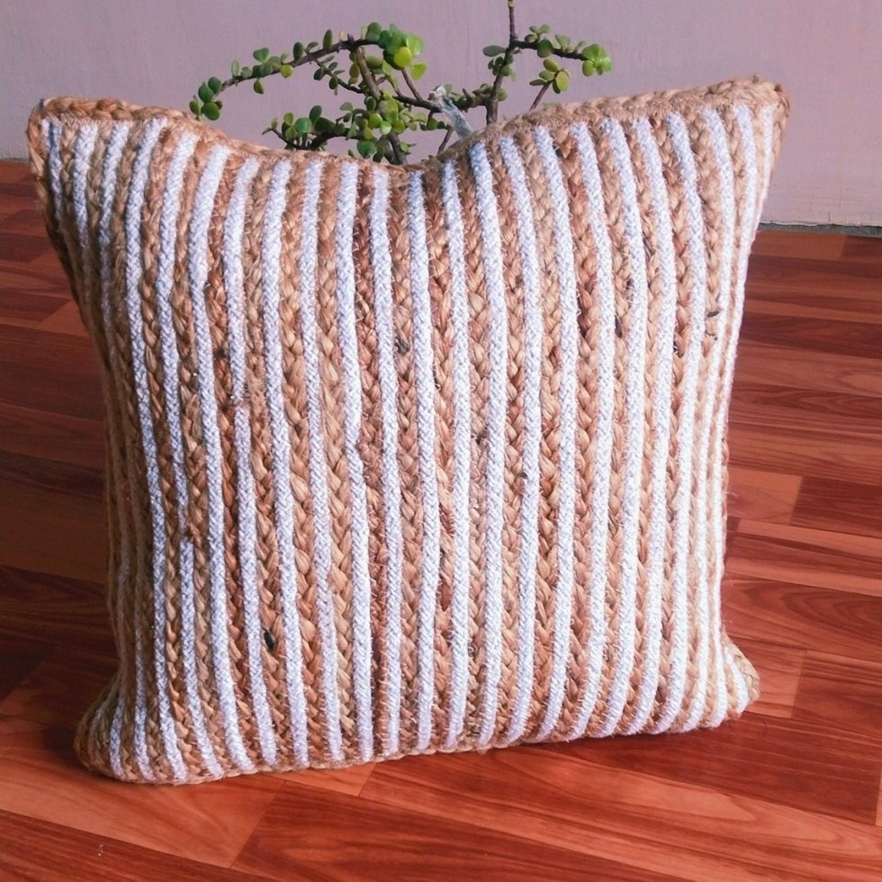 Kissen aus geflochtener Baumwolle und Jute in Weiß und Natur – Bild 2