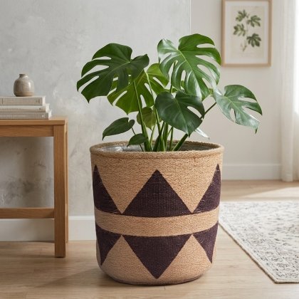 Natural and brown jute round basket